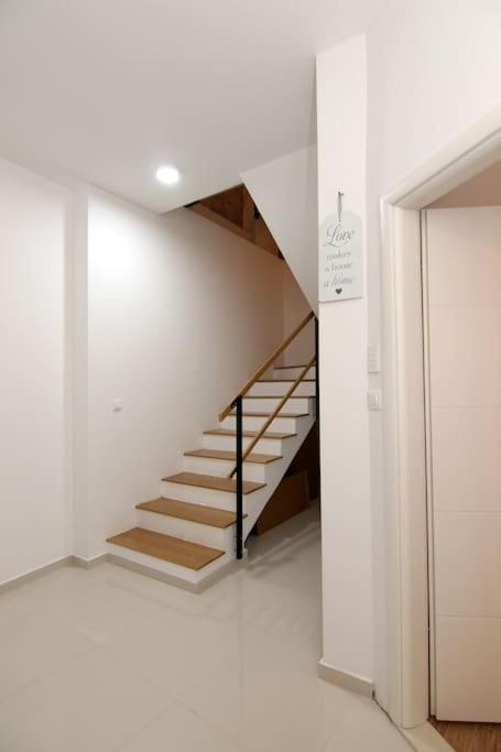 Apartments Toma สปลิท ภายนอก รูปภาพ